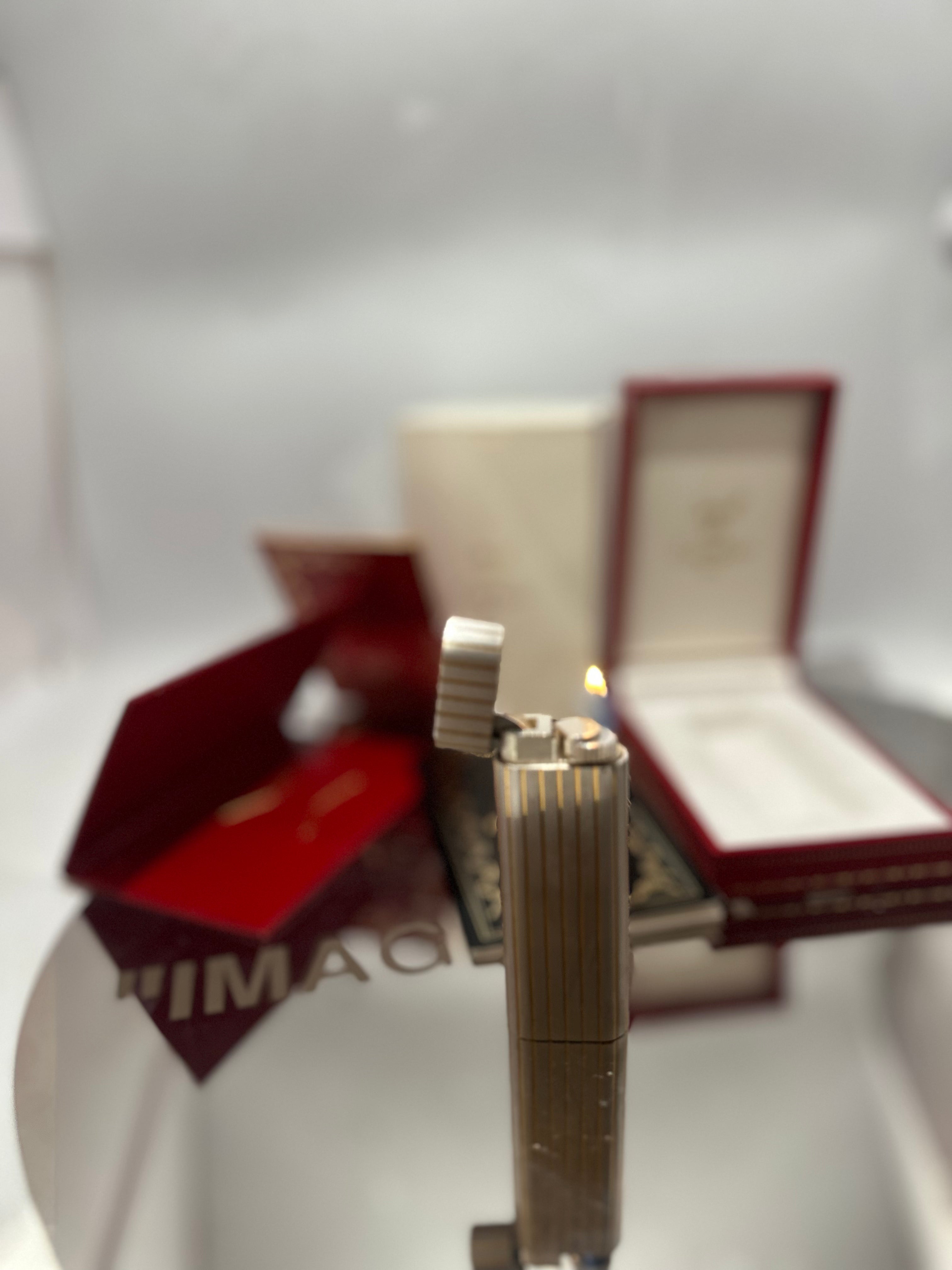 Briquet Must de Cartier – Plaqué Or – Complet d’origine