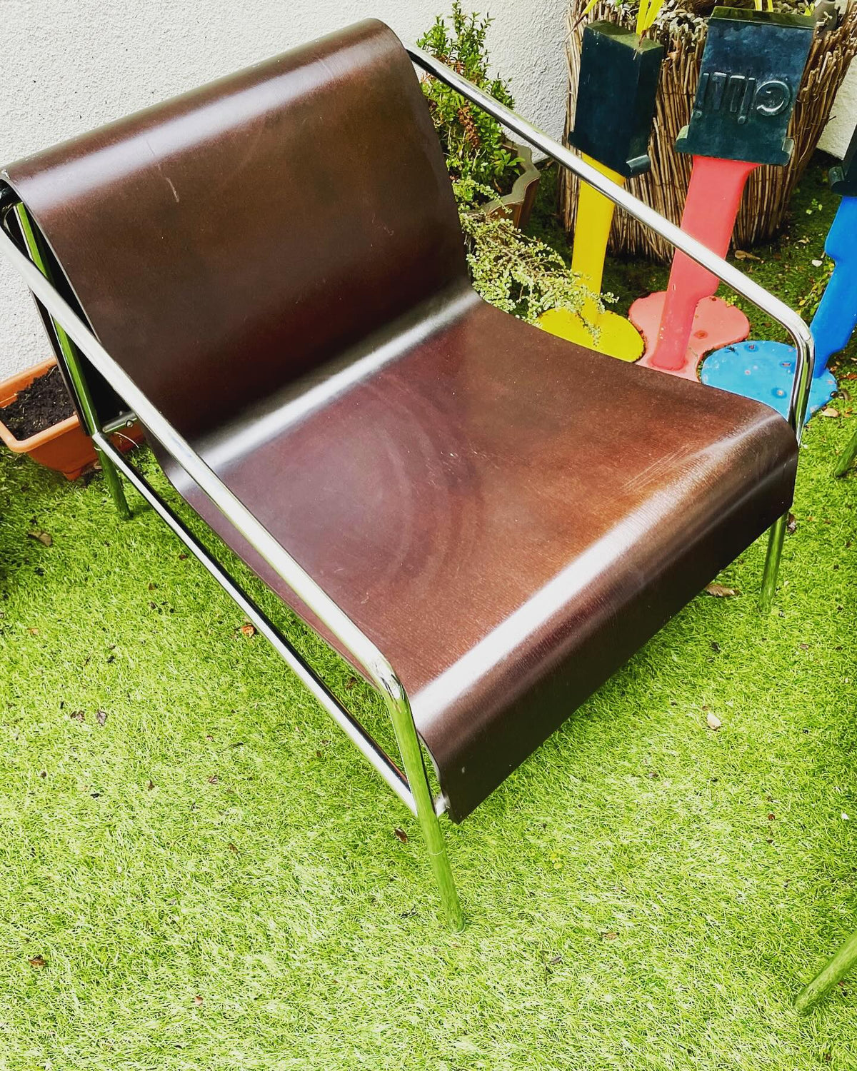 Fauteuil empilable Milan Paris de Artelano, dessinée par Lissoni & Partners