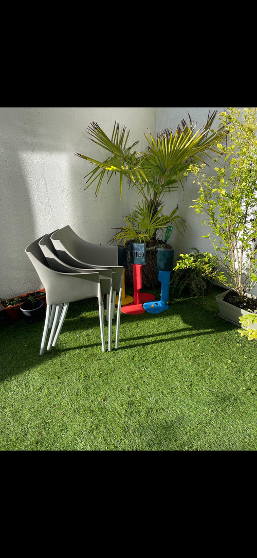 Chaises Kartell “Dr. No” design Philippe Starck