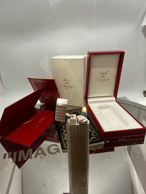 Briquet Must de Cartier – Plaqué Or – Complet d’origine