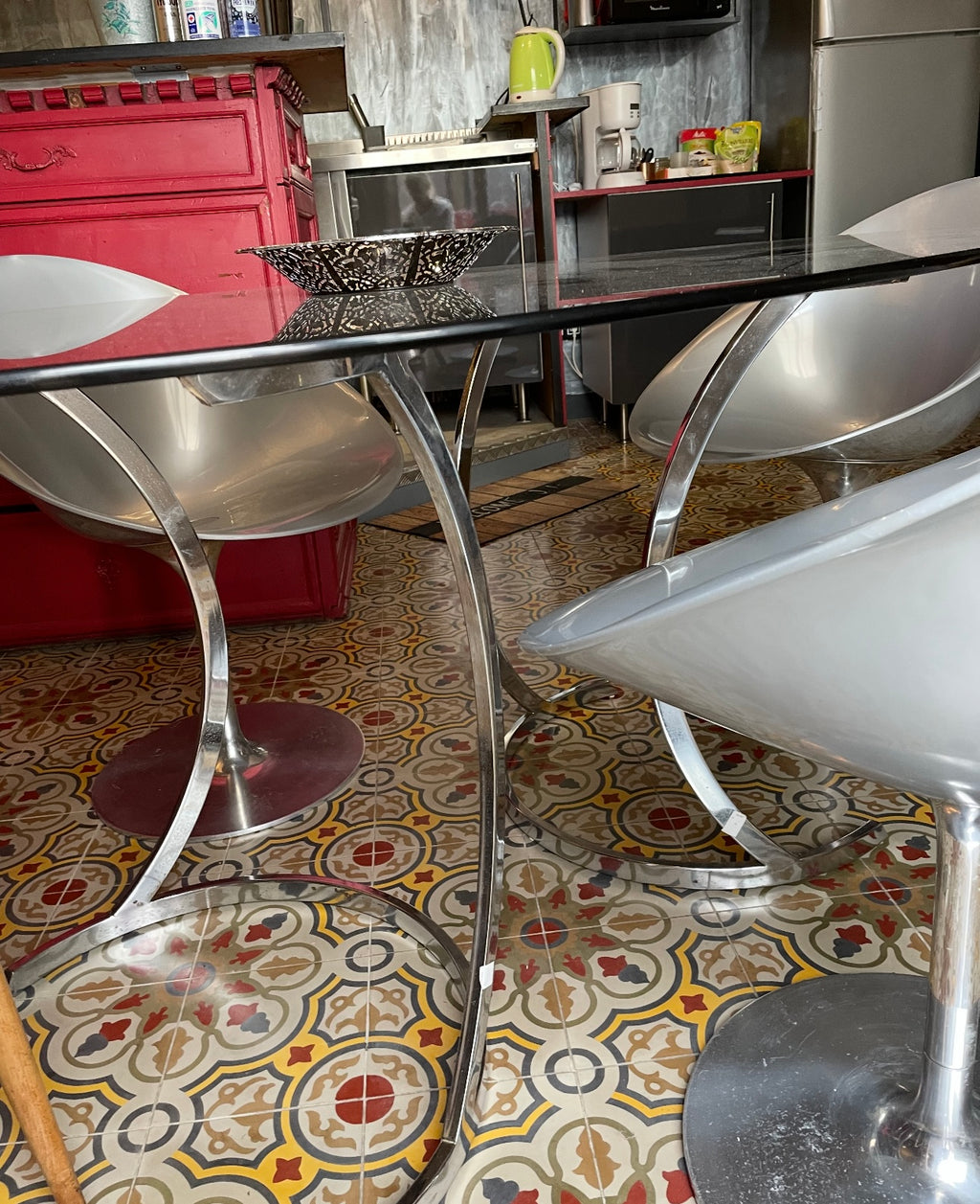 TABLE À MANGER par BORIS TABACOFF pour RocheBobois