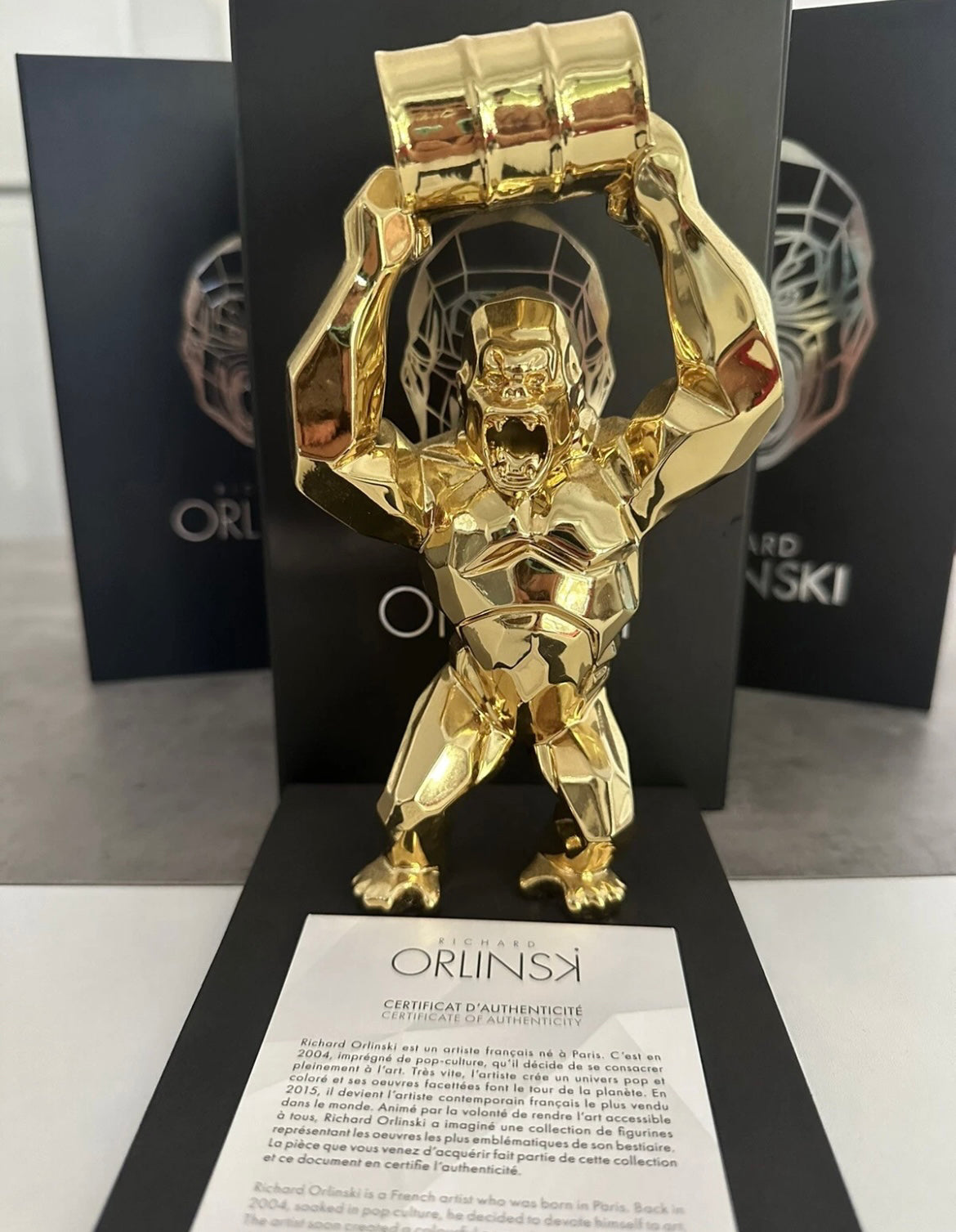 🦍 Richard Orlinski — Wild Kong Gold  Sculpture iconique Wild Kong en finition d