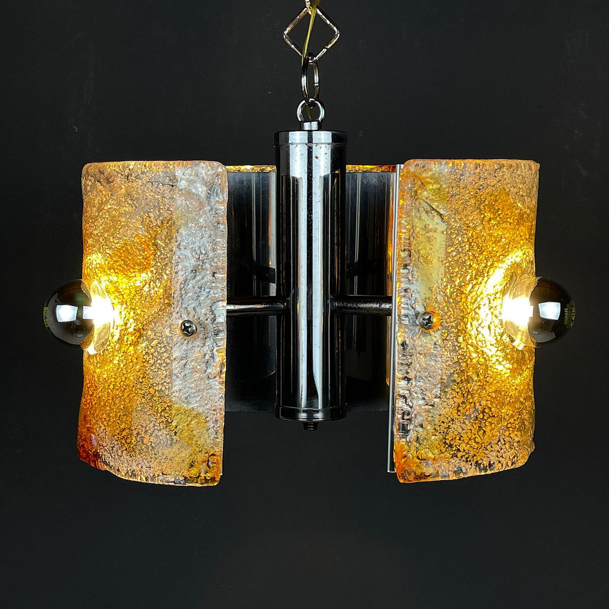 Suspension vintage en verre de Murano texturé et chrome – Italie, années 1970
